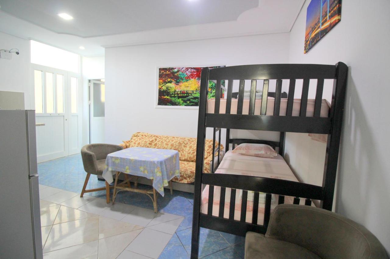 Andy Apartments ساراندا المظهر الخارجي الصورة