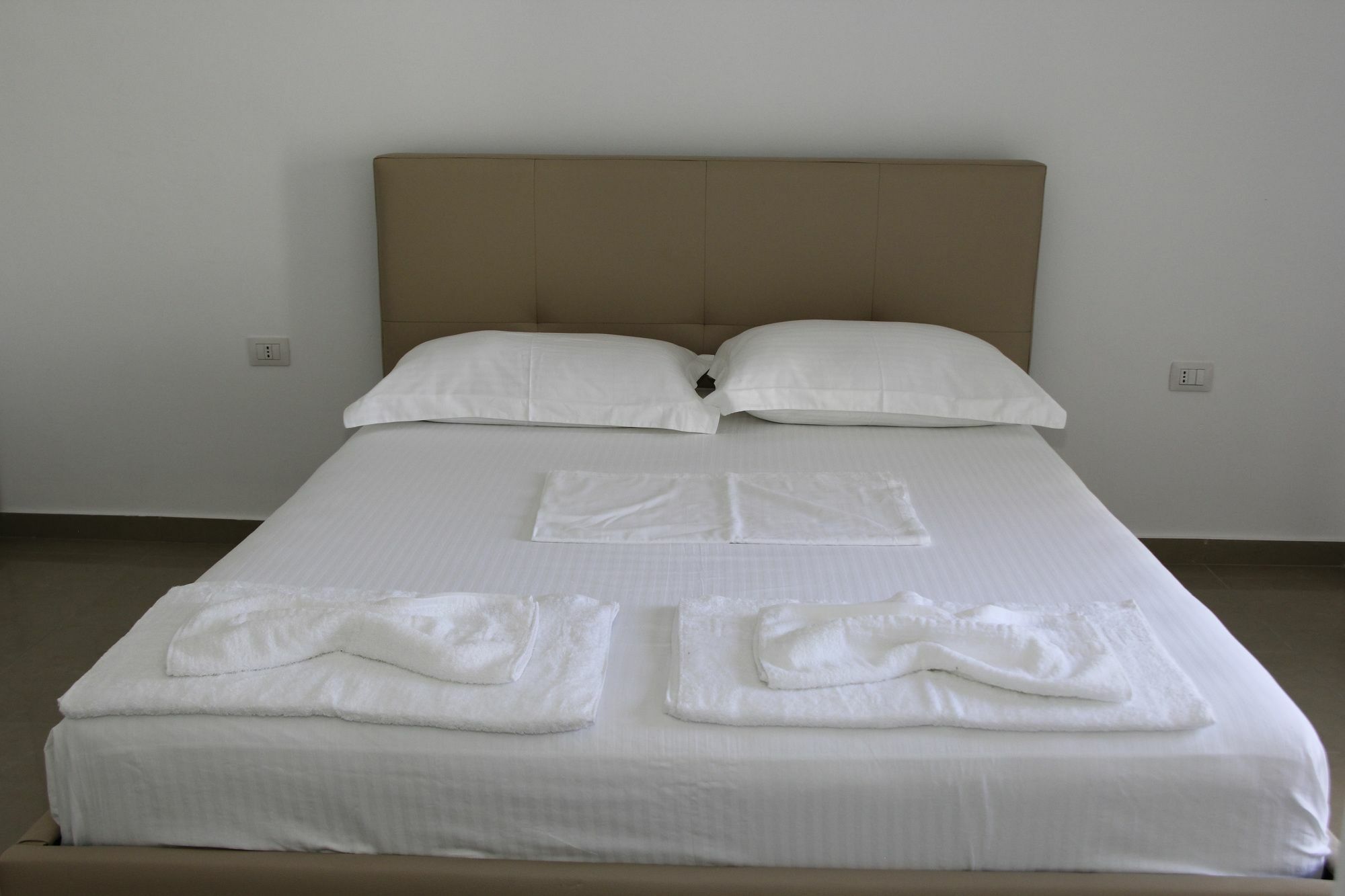 Andy Apartments ساراندا المظهر الخارجي الصورة